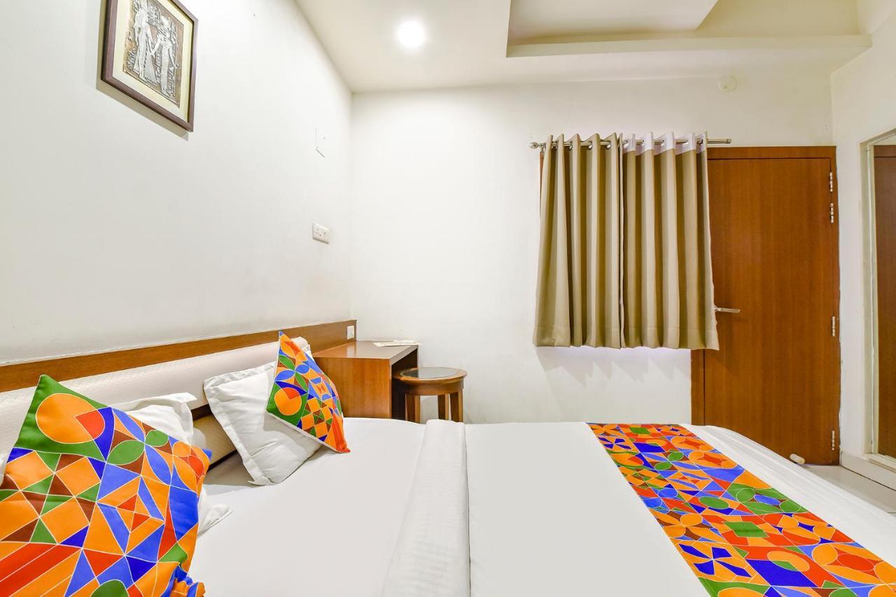 Fabhotel Prime Square 36 Кота Екстериор снимка