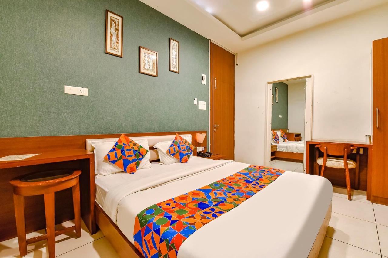 Fabhotel Prime Square 36 Кота Екстериор снимка